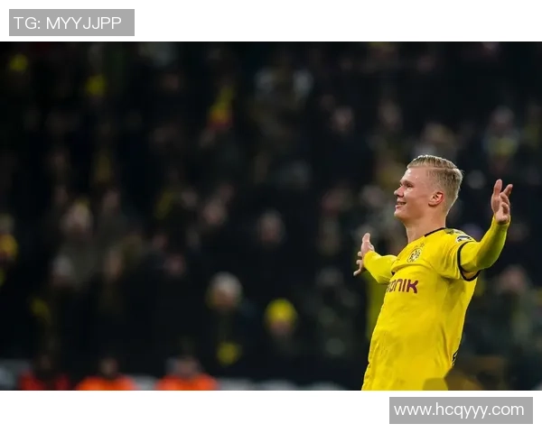 哈兰德攻破多特球门晒赛场照感慨特别比赛的独特意义